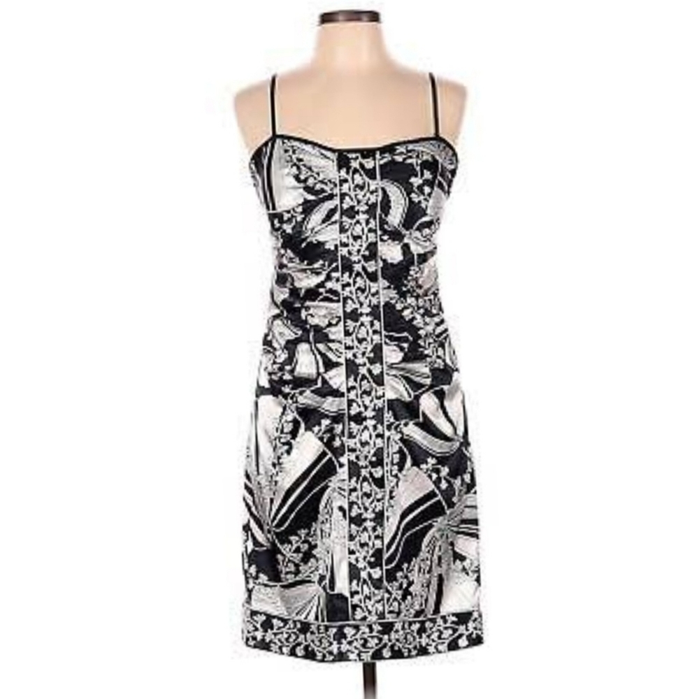 MAGGY London Spaghetti Straps Formal Dress